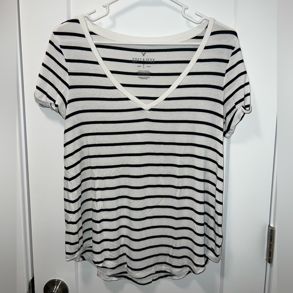 AMERICAN EAGLE black and white striped tee size XS